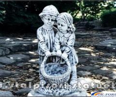 Statuetă copii cu coșuleț, gri patinat, model S7.