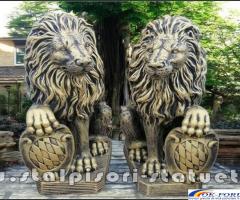 Set statuete lei cu blazon, auriu patinat, model S2.