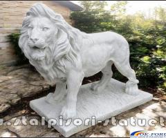Statuetă leu mare în picioare, alb marmorat, model S33.