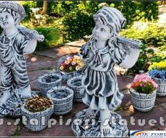 Set statuete copii cu gălețile, din beton, model S38-S39.