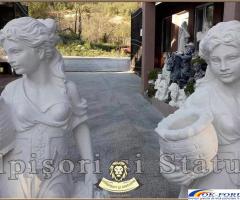 Statuetă fata cu coșulețe, alb marmorat, model S23.