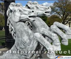 Set doi cai mari, gri patinat, model S37.